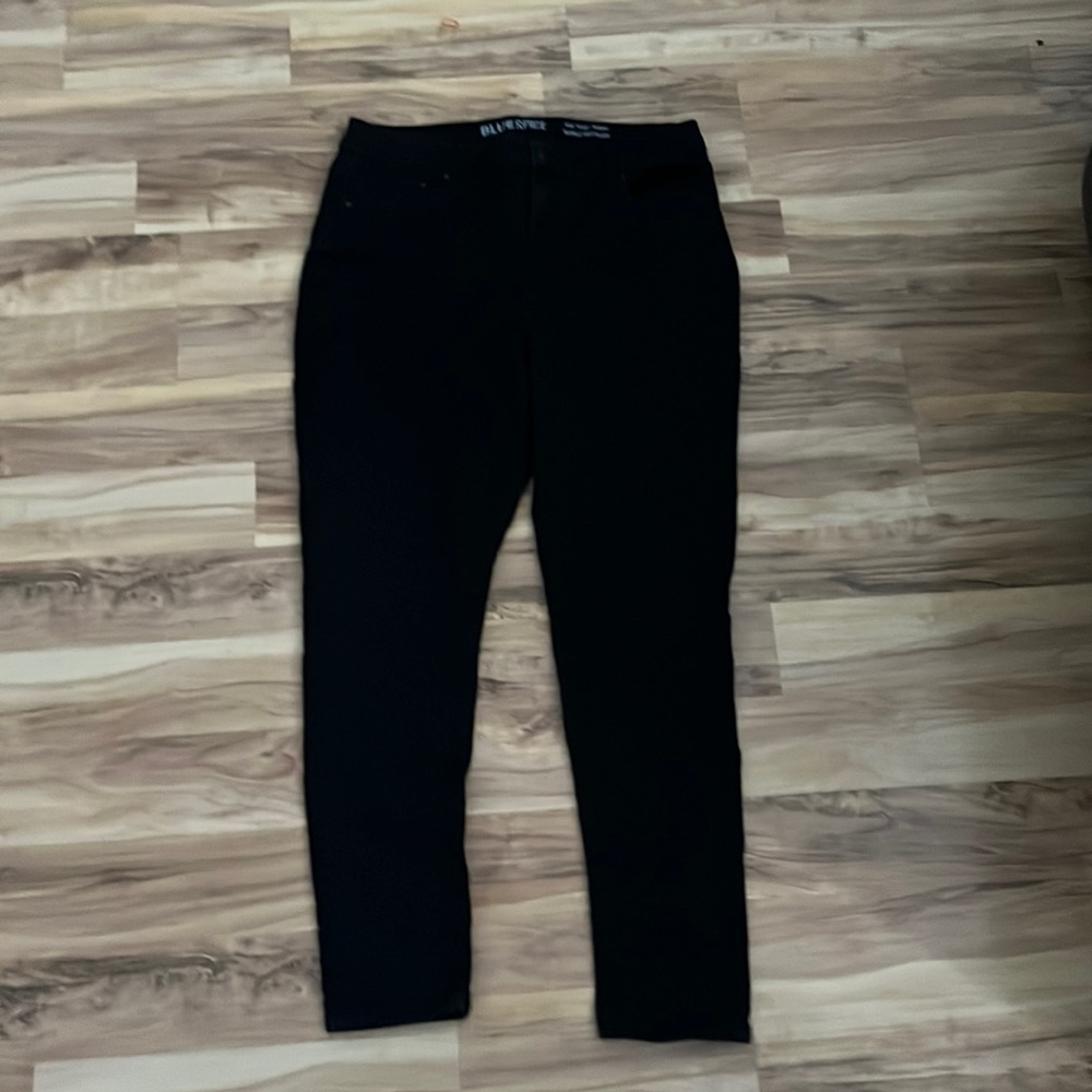 Black skinny jeans